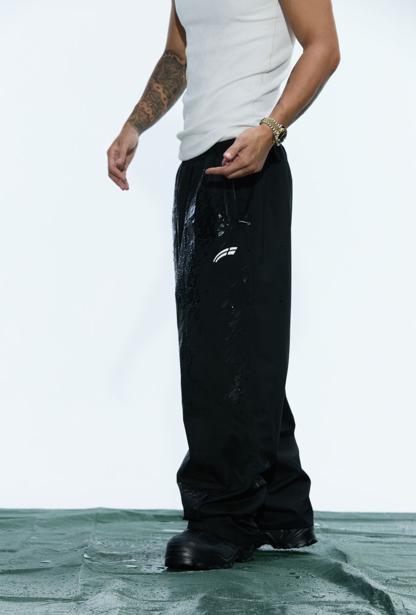 RVS : BLACK “DOPPLER” WEATHER PANTS