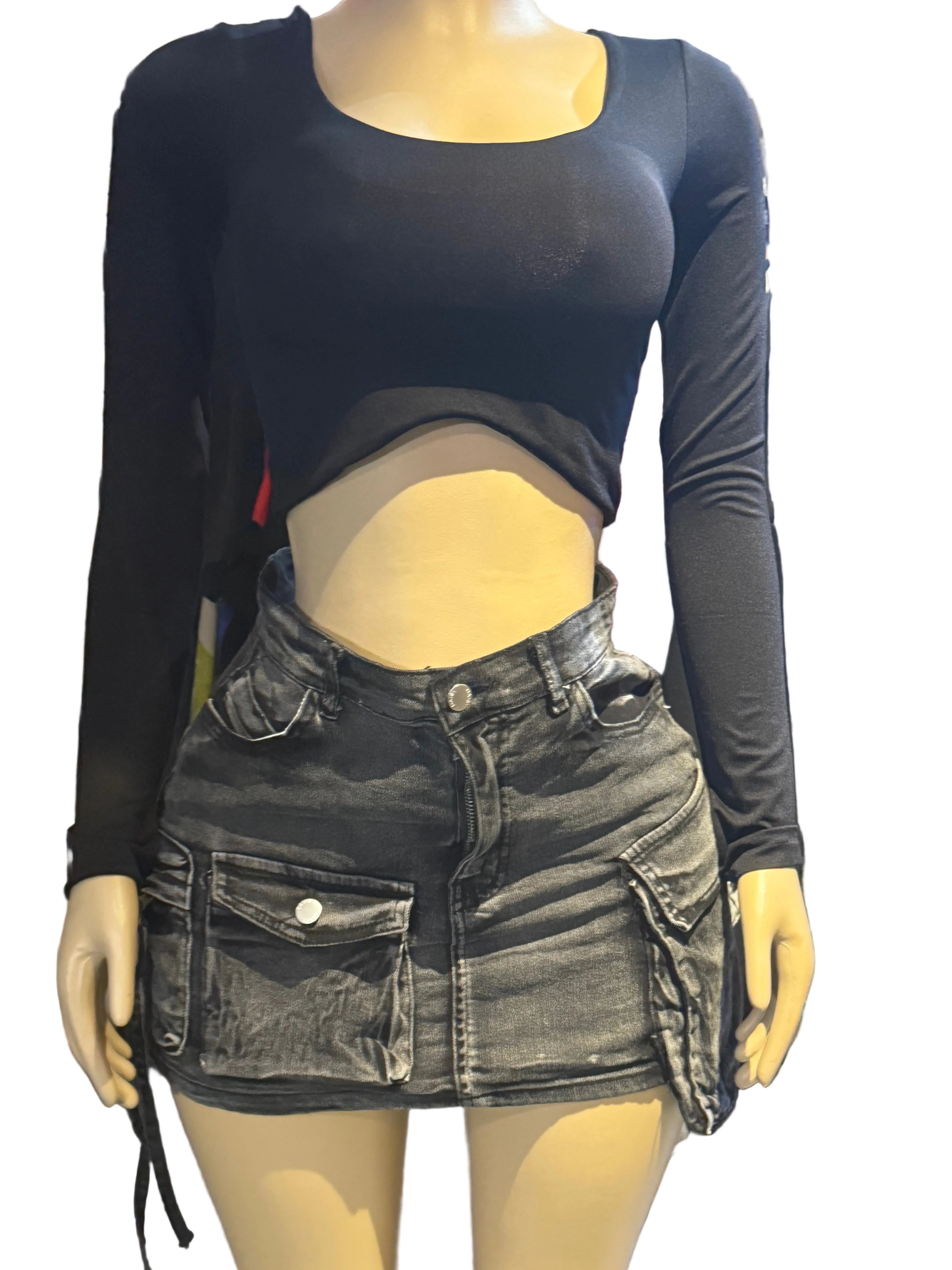 Long Sleeve Cropped Fitted U-Neck Tee