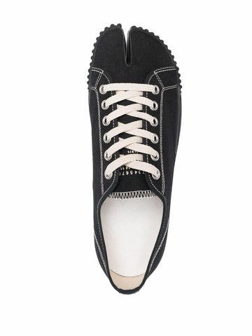 Maison Margiela: Tabi Low Top Sneakers Black