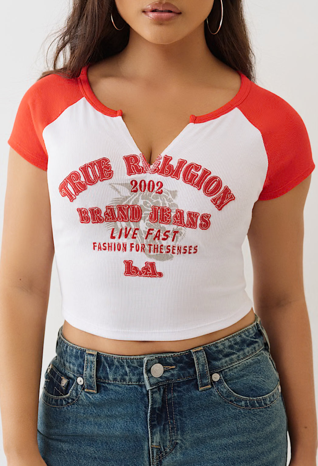 TRUE RELIGION: Embroidered V Notch Ribbed Raglan Tee