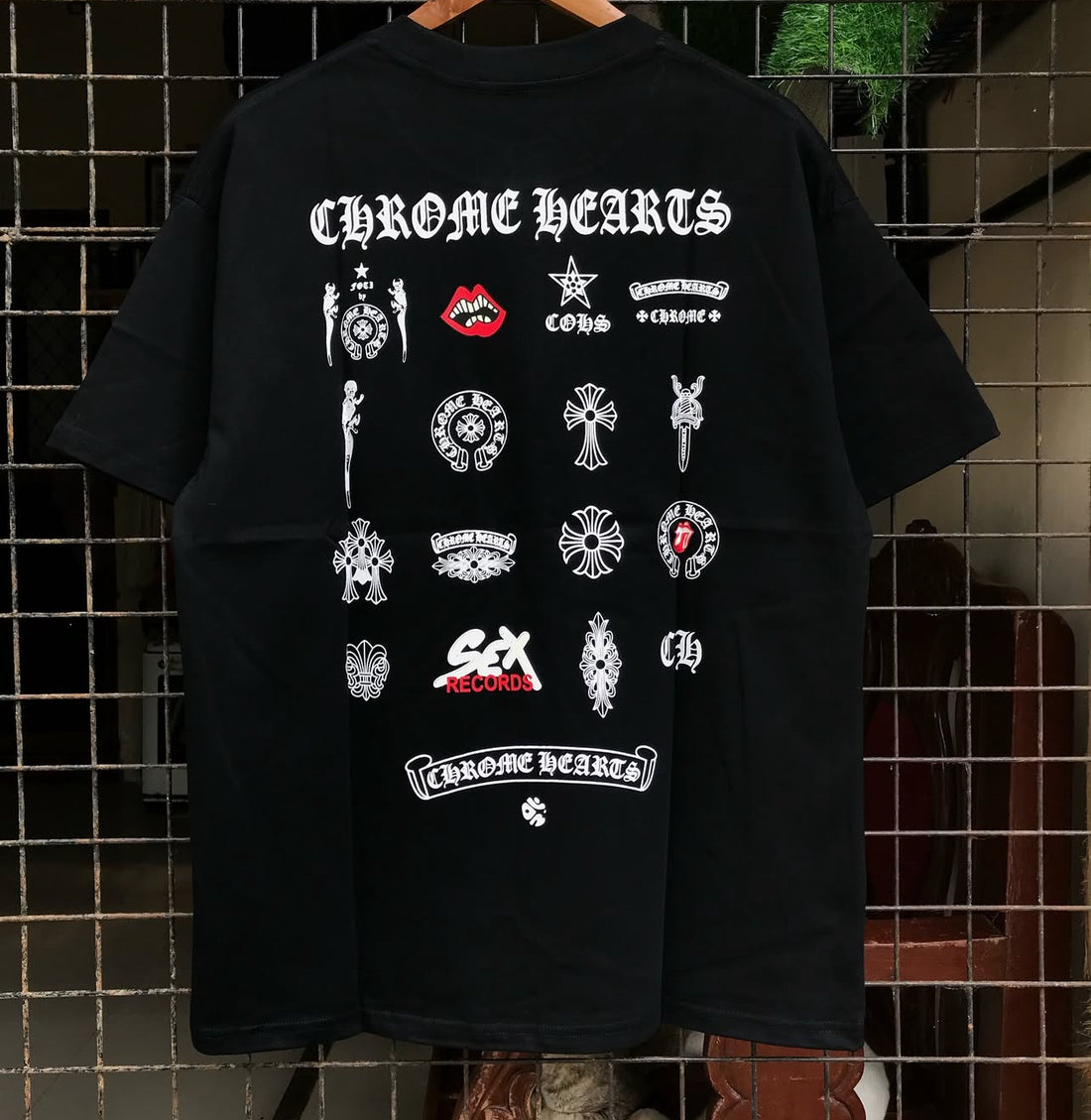CHROMEHEART: MULTI-LOGO BLACK T-SHIRT