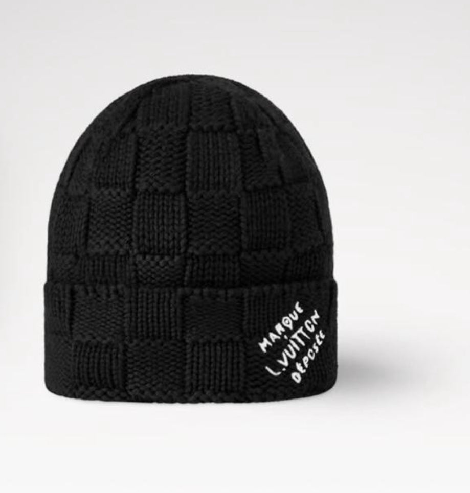 LOUIS VUITTON: BLK DAMIER SNUG BEANIE