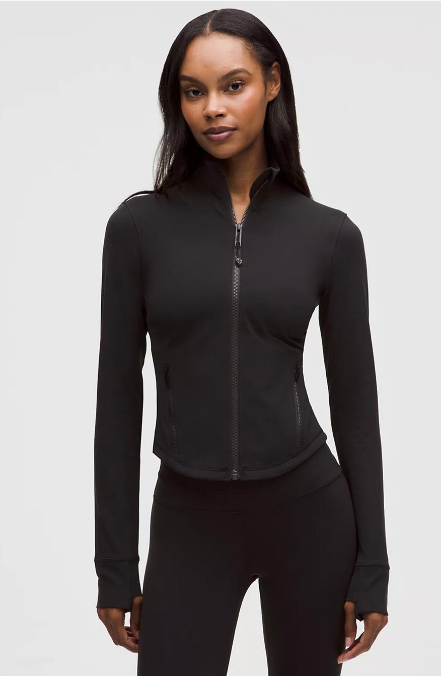 LULULEMON: Black Cropped Short Set