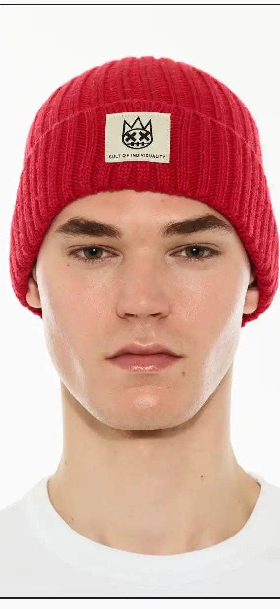 CULT OF INDIVIDUALITY: KNIT HAT ROUGE RED product image