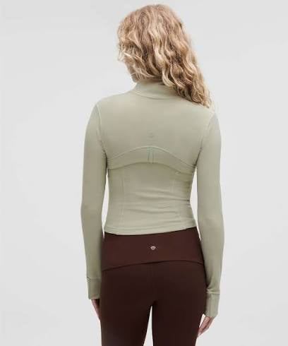 LULULEMON : Fog Green Cropped Leggings Set